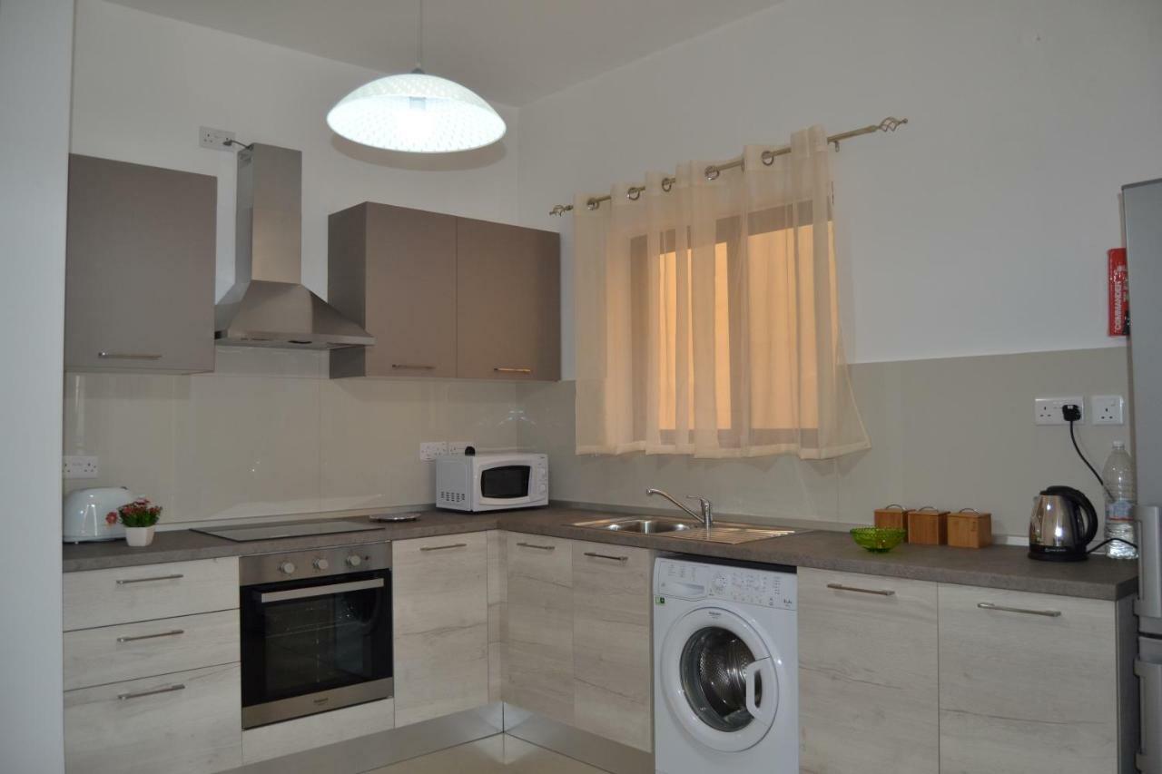 Mellieha Town Centre Bright & Spacious 3 Bedroom Apartment Eksteriør billede