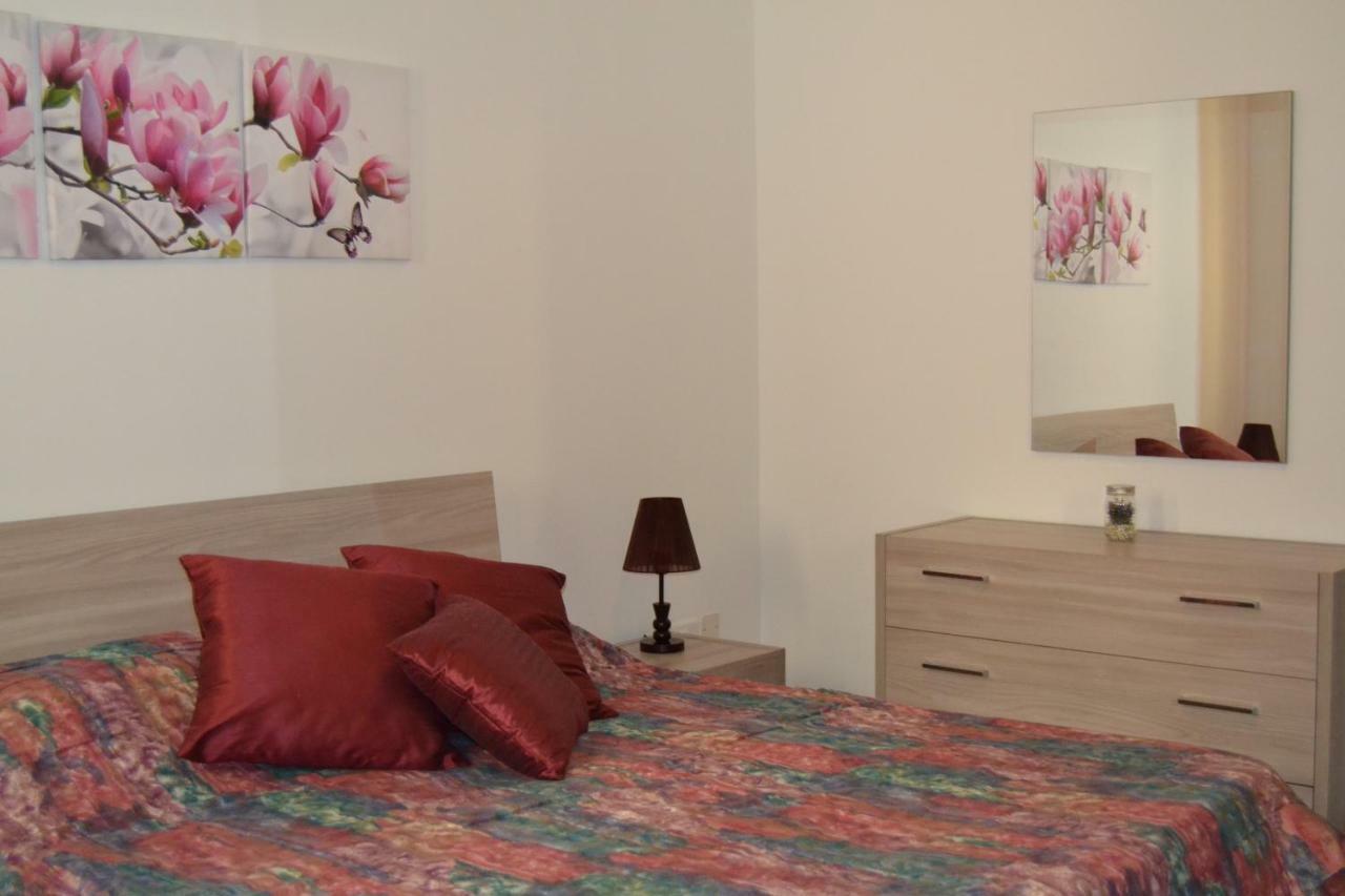 Mellieha Town Centre Bright & Spacious 3 Bedroom Apartment Eksteriør billede