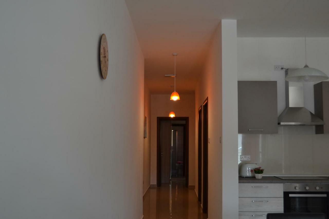 Mellieha Town Centre Bright & Spacious 3 Bedroom Apartment Eksteriør billede